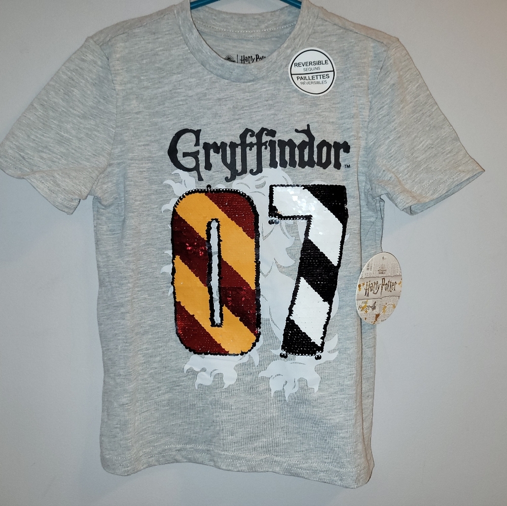 🆕️ Harry Potter Gryffindor "07"Reversible Sequins Gray Short Sleeved Tee Top